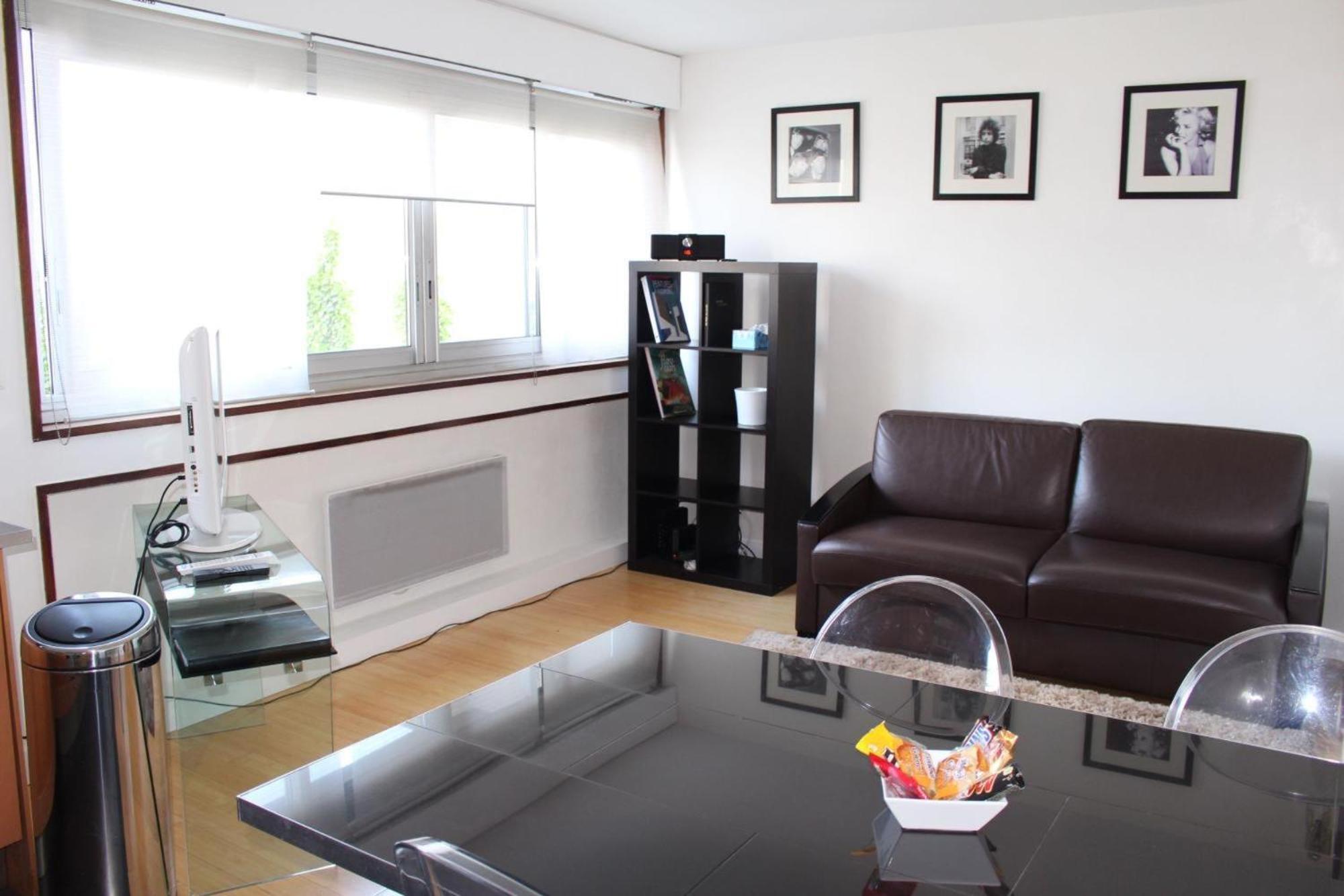 Short Appartement Paris